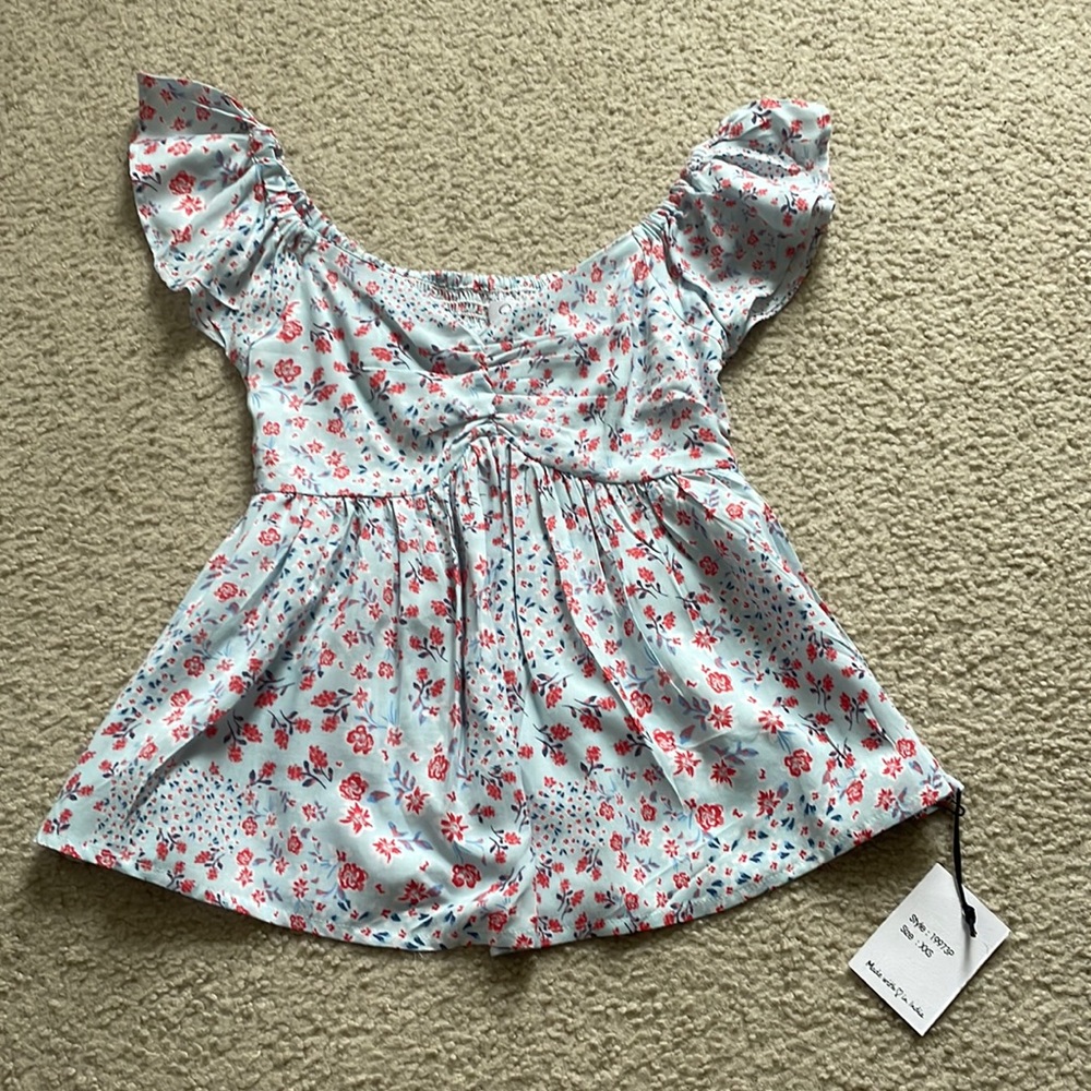 Floral flowy top